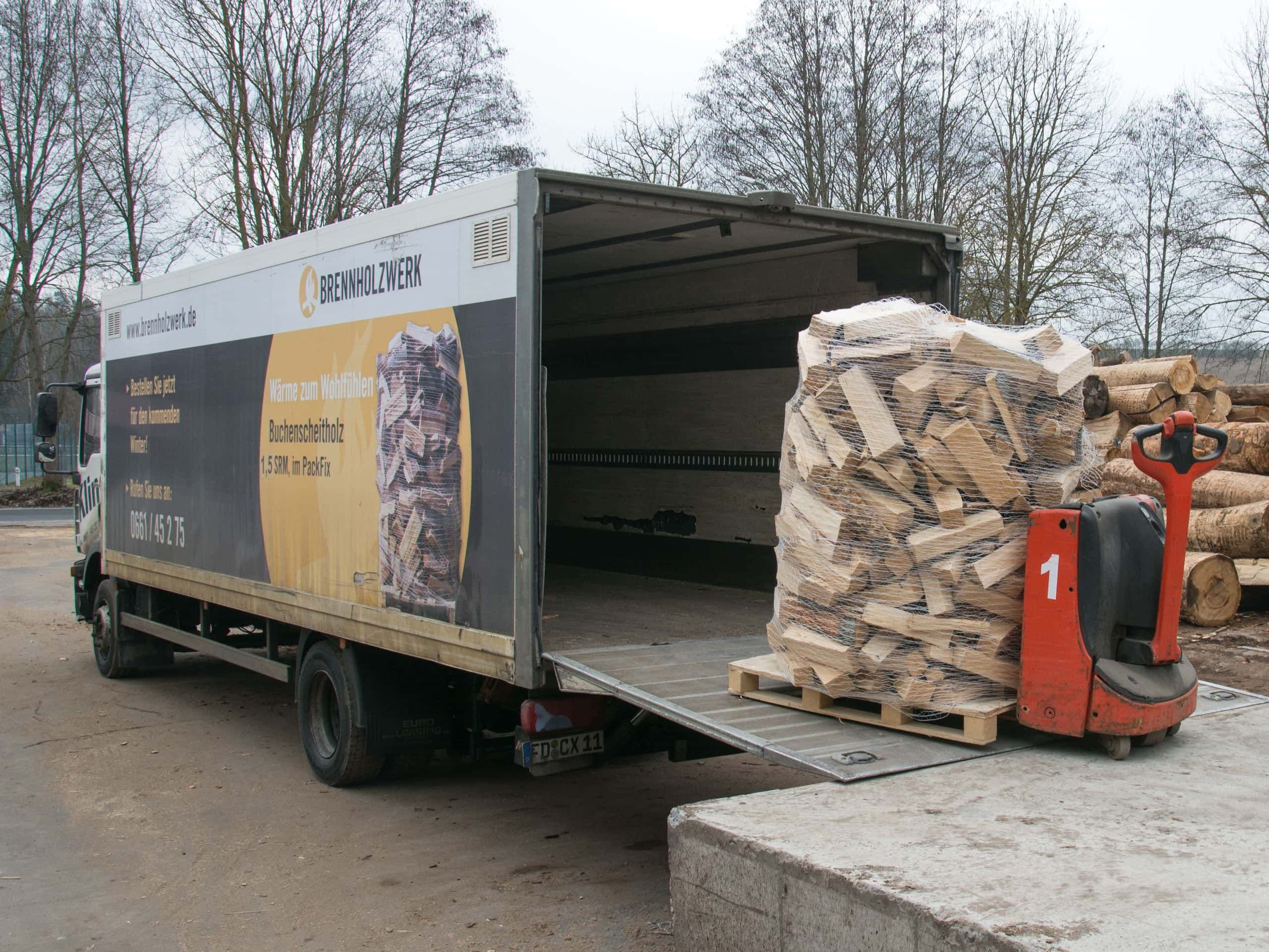 buchenholz-ofenfertig-03__02.jpg
